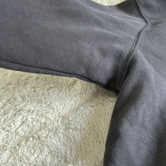 Iowa Hawkeyes Stadium athletics, size medium women’s hoodie - Picture 4 of 8